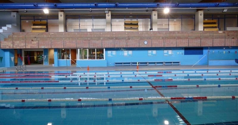 Ciudadanos (Cs) Móstoles denuncia el mal estado de la piscina cubierta de Villafontana