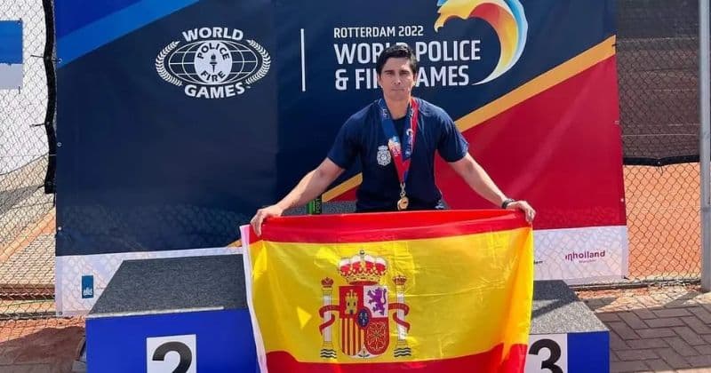 Ander de Lorenzo, medalla de oro en tenis en los Juegos Mundiales de Policías y Bomberos