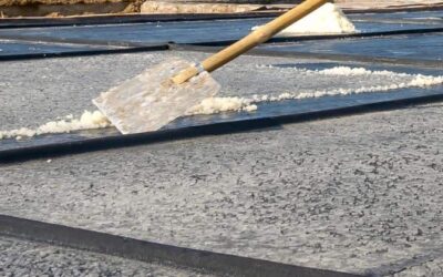Fuenlabrada reparte 500 kilos de sal a las comunidades de vecinos