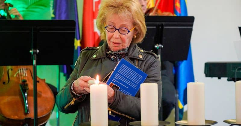 Móstoles homenajea a las víctimas del Holocausto nazi-1