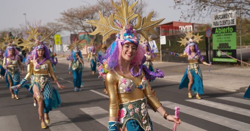 Música y color en los desfiles de Carnaval de Leganés y de La Fortuna